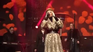 Lepa Brena - Imam pesmu da vam pevam - ( Gradski Trg Cacak 31.12.2016. )