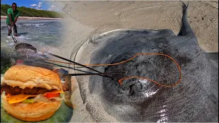 MASSIVE VENOMOUS STINGRAY CATCH CLEAN COOK STINGRAY BURGER 🍔EPIC