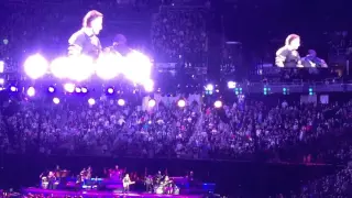 Bruce Springsteen honors David Bowie.