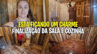 FINALIZEI A PINTURA DA SALA E COZINHA||INICIEI A PINTURA DO ASSOALHO