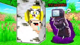 ¡NOS ESCONDEMOS DE TV WOMAN DENTRO DE UN ARBOL! 🌲😱 | MICHI MIAU Y BEBE NOOB MINECRAFT ESCONDITE