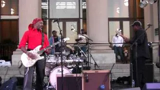 James Ross @ (Guitarist) Ernie Isley - (Isley Brothers) - "Who's That Lady" - Live In St. Louis