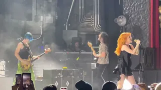 Paramore - Decode / Caught In The Middle live 11/13/22