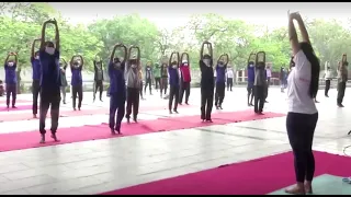 India's workers find relief in yoga amid lockdown