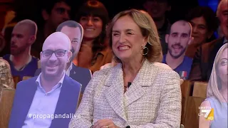 Diego Bianchi conduce Propaganda Live da casa: "Se la fortuna è cieca, il covid ci vede benissimo"