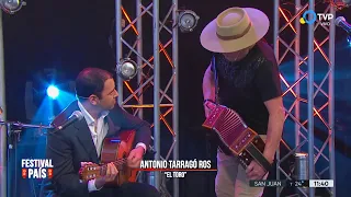 EL TORO - Junto a Antonio Tarragó Ros en la Tv Pública