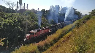 Trem carregado partindo de Londrina com locomotivas SD40