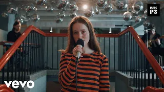 Sigrid - Watermelon Sugar (Live on NRK P3)