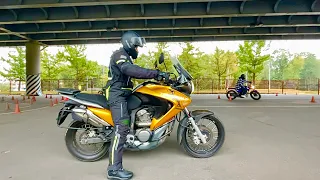 Перегоняю Honda Transalp 700 по МКАДу и делюсь впечатлениями.