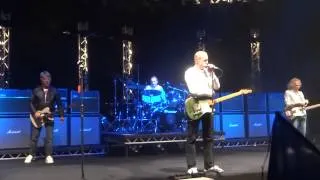 Status Quo Hammersmith Apollo 15/03/13  (pro sound) - Is there a better way