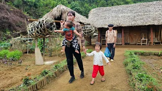 Single mother: Grandfather Weaves Bamboo Baskets to Catch Ducks to sell | Buy More Ducklings.