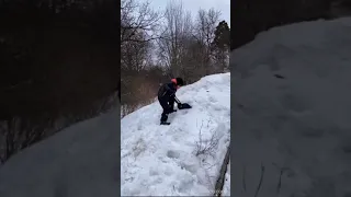 Гарри Галкин убирает снег