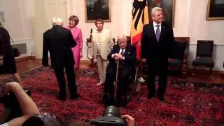 Helmut Schmidt bei Bundespräsident Gauck