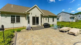 49 Madeleine Ln, Glenmont, NY 12077