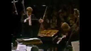 Stanislav Bunin plays Chopin Piano Concerto no. 1, op. 11 - video 1985