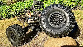 AXIAL WRAITH 2.9 - 1/6 Scale Super Swamper Tires On 1/10 Scale Wraith