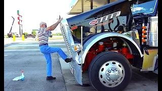 Дальнобой. США. 83 года водитель 83-year-old driver A legend. Custom peterbilt