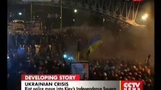 Riot police move into Kiev's Independence Square