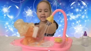 Купаем Пупсика в Ванночке Распаковка Набора с Душевой Лейкой Bath time Doll in the bath