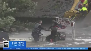 2 New Jersey firefighters rescued from Passaic River