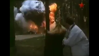 Война (1982) - car crash scene
