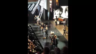 2015 Rock Hall Ceremony - Closing "With a Little Help From My Friends"