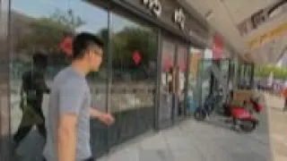 Beijing restaurant repeatedly shut down by COVID-19