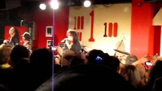 Alice Cooper live at the 100 club - "Poison" & "You really got me" by the Kinks. 26.06'11