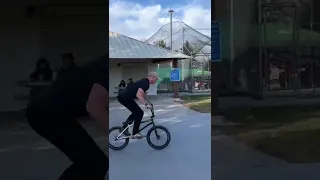 Don’t throw your bike like this guy 😡🤬