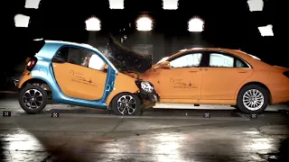 Mercedes s-class vs smart fortwo crash test see who will destroyed.