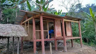 Building a wooden cabin, Wooden planks discreetly surround the cabin wall/Living With Nature - Epi 6