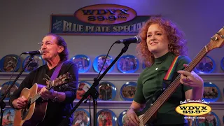 Freebo with Alice Howe "She Loves My Dog More Than Me" Live on The WDVX Blue Plate Special 11-30-22