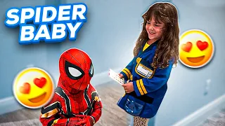 SPIDER BABY INVADIU A MINHA CASA - Família Brancoala