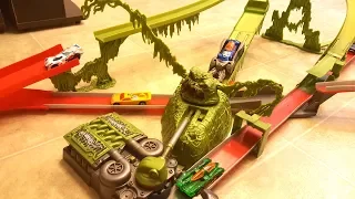 Hot Wheels AcceleRacers Swamp Beast Track Playset - Unboxing, Assembly, and Demonstration