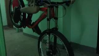 Stoppie on a bike / Стоппи на велосипеде