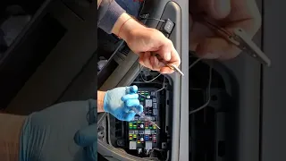 How to check up fuses on Volvo VNL