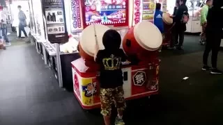 Kid Destroys Taiko no Tatsujin