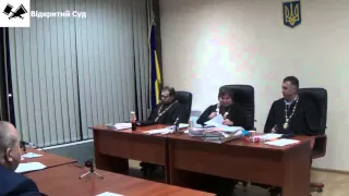 Про визнання неправомірним та скасування рішення про примусове повернення особи за межі України