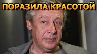 ЗАВОЕВАЛ КРАСОТКУ! Как выглядит жена Михаила Ефремова и его личная жизнь