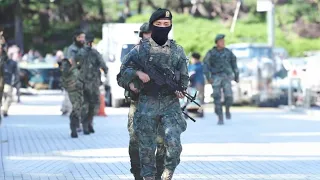 LATEST V BTS ! So Hot Topic, Taehyung appearance with his mysterious face at the Training Center