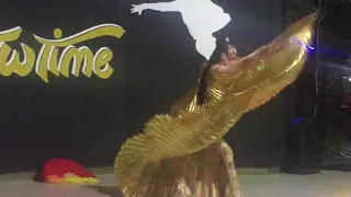 Танцем живота на турецком курорте любуется тайный турист из Кривого Рога