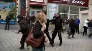 Violent clashes between Russians and Ukrainians