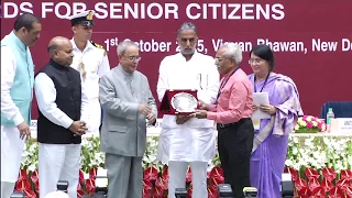 President Mukherjee presents the National Awards for Senior Citizens "Vayoshreshtha Samman - 2015"