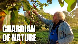 Incredible Organic Orchard Protects 350 Old Apple Varieties