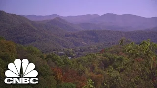 A Mobster Hiding in the Hills? | American Greed | CNBC Prime