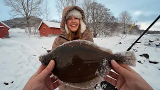 Жена ловит на Донку в Норвегии… КТО КЛЮЕТ? Рыбалка зимой Норвегия 2024