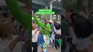 Noah Lyles arrives in style for the NYC Grand Prix