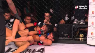 Virna Jandiroba aplica belo mata-leão em Camilinha Pitbull e é campeã peso-palha do MMA Super Heroes