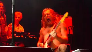 Mac DeMarco - Uruguay 16/11/15 - Enter Sandman (Metallica cover)