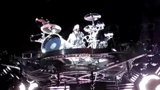 Blink 182-Travis Barker Flying Drum Solo Wisconsin  8/4/09 Best Quality